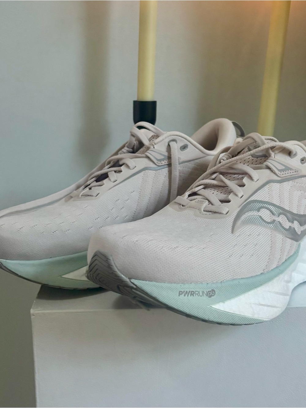 Saucony Women's Pale Gray and Mint Performance Running Shoes Size 11